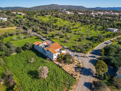 Benafim - Restaurante em Funcionamento com Zona Habitacional (4 Quartos + 1 Quarto)