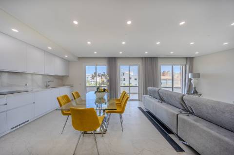 Quarteira - Apartamento T2 no centro, em construção