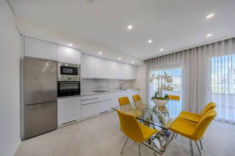 Quarteira - Apartamento T2 no centro, em construção