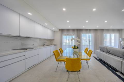 Quarteira - Apartamento T2 no centro, em construção