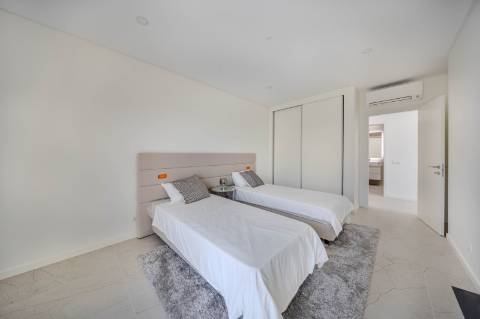 Quarteira - Apartamento T2 no centro, em construção