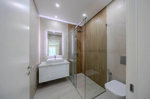 Quarteira - Apartamento T2 no centro, em construção