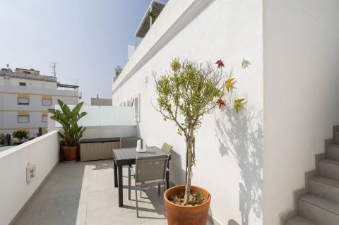 Olhão - Apartamento duplex T3 com rooftop, piscina e garagem