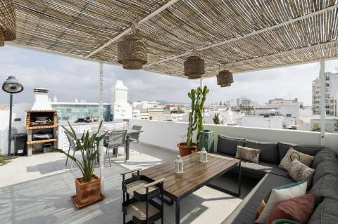 Olhão - Apartamento duplex T3 com rooftop, piscina e garagem