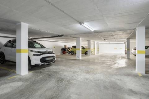 Olhão - Apartamento duplex T3 com rooftop, piscina e garagem