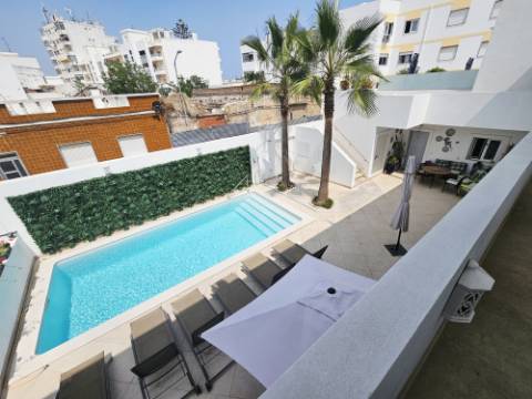 Olhão - Apartamento duplex T3 com rooftop, piscina e garagem