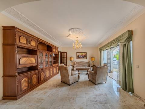 Loulé - Moradia T5 de Charme numa das zonas mais valorizadas