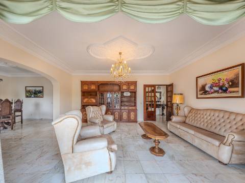 Loulé - Moradia T5 de Charme numa das zonas mais valorizadas