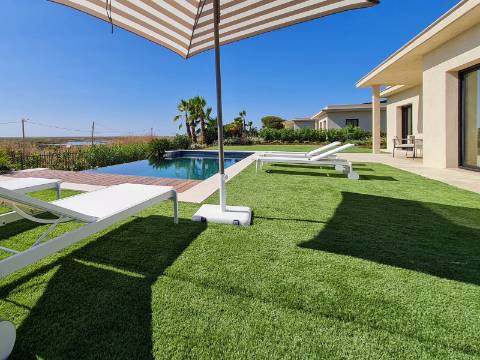 Faro - Moradia T4 em condomínio de luxo com vista para a Ria Formosa