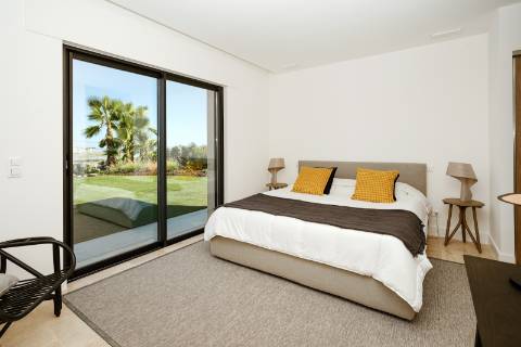 Faro - Moradia T4 em condomínio de luxo com vista para a Ria Formosa