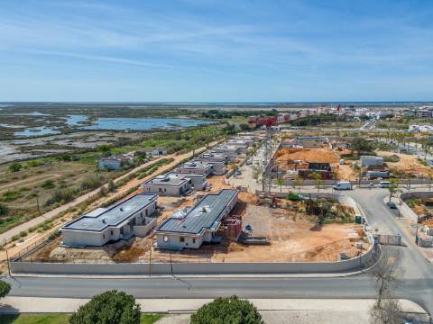Faro - Moradia T4 em condomínio de luxo com vista para a Ria Formosa