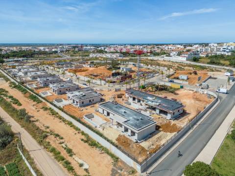 Faro - Moradia T4 em condomínio de luxo com vista para a Ria Formosa