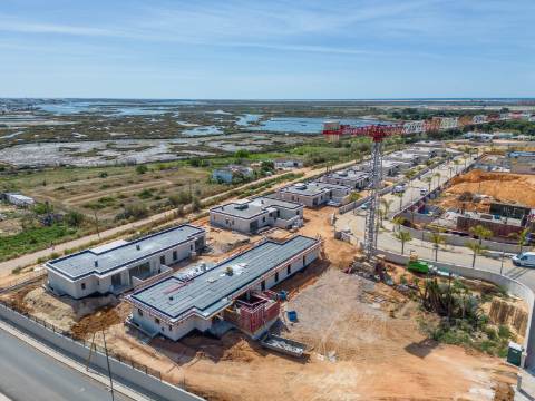 Faro - Moradia T4 em condomínio de luxo com vista para a Ria Formosa