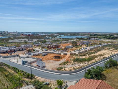 Faro - Moradia T4 em condomínio de luxo com vista para a Ria Formosa