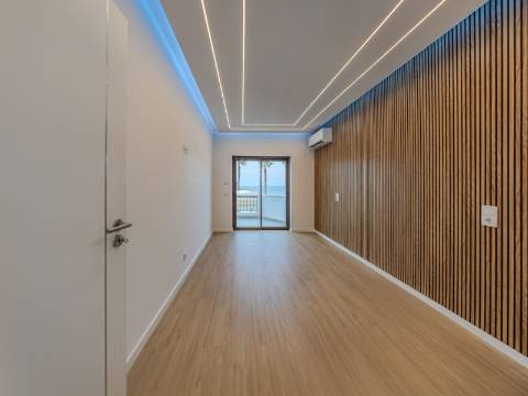 Quarteira - Apartamento T2+1 - Frente MAR