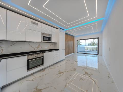 Quarteira - Apartamento T2+1 - Frente MAR