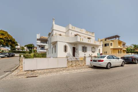 Vilamoura - Moradia T3 no Centro