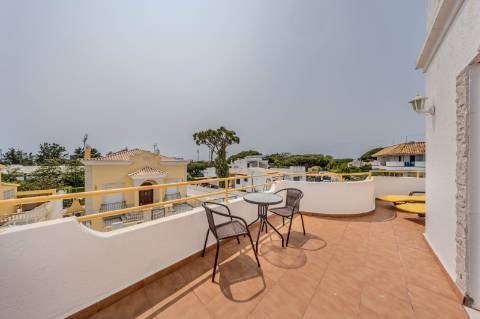 Vilamoura - Moradia T3 no Centro