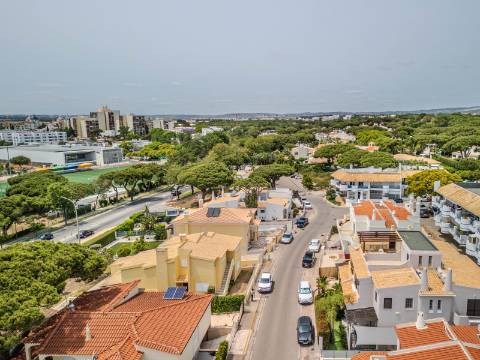 Vilamoura - Moradia T3 no Centro