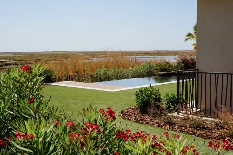Faro - Moradia T3 em condomínio de luxo com vista para a Ria Formosa