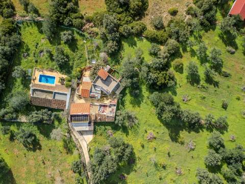 LOULÉ - Terreno rústico em zona urbana com possibilidade de construção até 450m²