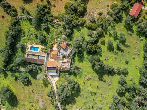 LOULÉ - Terreno rústico em zona urbana com possibilidade de construção até 450m²