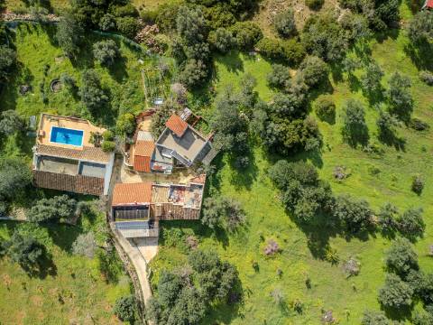 LOULÉ - Terreno rústico em zona urbana com possibilidade de construção até 450m²