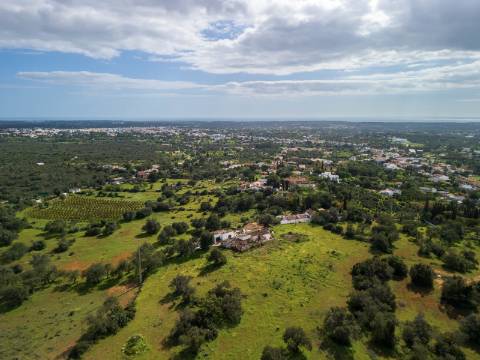ALMANCIL - Terreno para reconstrução com vista mar