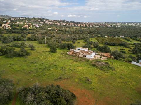 ALMANCIL - Terreno para reconstrução com vista mar