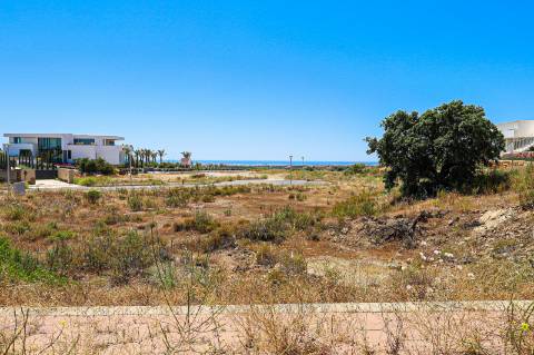 Monte Rei Terreno para Construção Com Projeto Para Venda