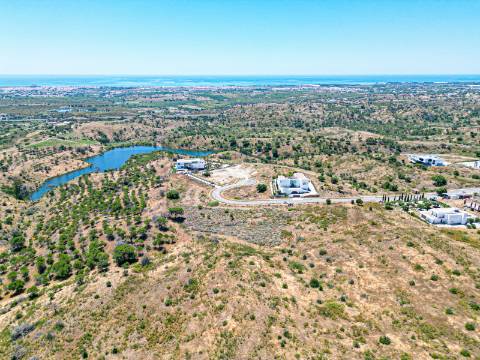 Monte Rei Terreno para Construção Com Projeto Para Venda