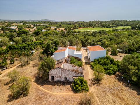 Almancil - Terreno com 2 ruínas