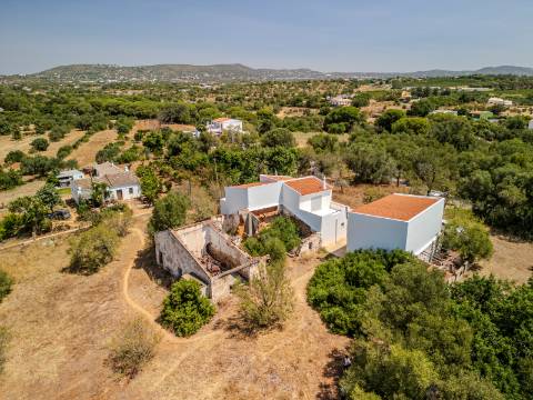 Almancil - Terreno com 2 ruínas