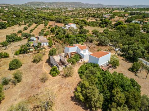 Almancil - Terreno com 2 ruínas