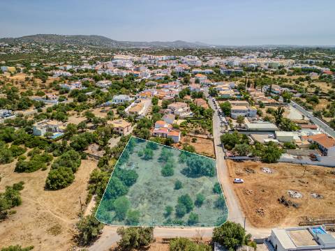 Almancil - Terreno com Ruina + Área urbanizável