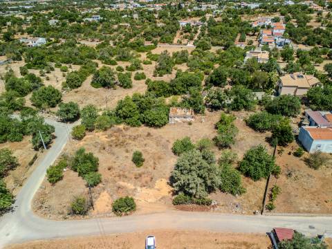 Almancil - Terreno com Ruina + Área urbanizável