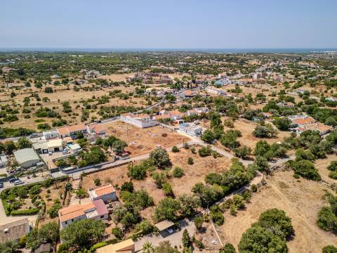 Almancil - Terreno com Ruina + Área urbanizável