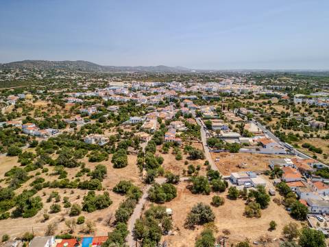 Almancil - Terreno com Ruina + Área urbanizável