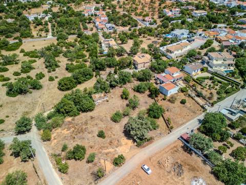 Almancil - Terreno com Ruina + Área urbanizável