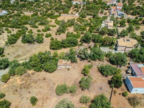 Almancil - Terreno com Ruina + Área urbanizável
