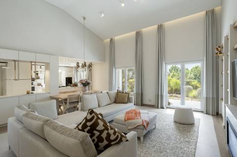 Excepcional moradia renovada com muito gosto