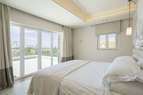 Excepcional moradia renovada com muito gosto