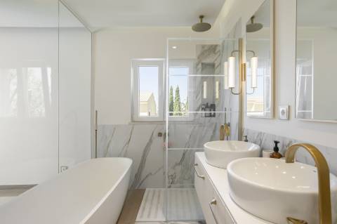 Excepcional moradia renovada com muito gosto