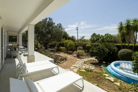 Excepcional moradia renovada com muito gosto