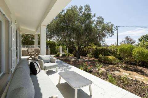 Excepcional moradia renovada com muito gosto