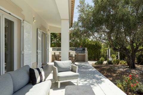 Excepcional moradia renovada com muito gosto