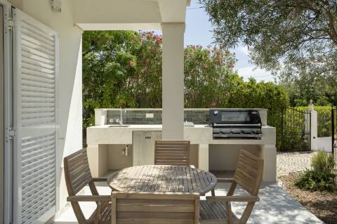 Excepcional moradia renovada com muito gosto