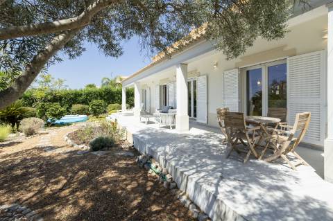 Excepcional moradia renovada com muito gosto