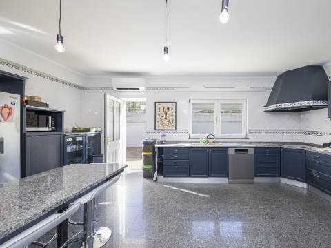 FERRAGUDO - Moradia T5 com vista sobre o Rio Arade