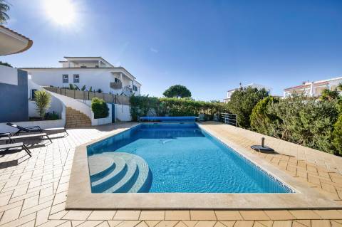 FERRAGUDO - Moradia T5 com vista sobre o Rio Arade